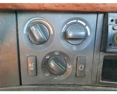 VOLVO VNL TEMPERATURE CONTROL