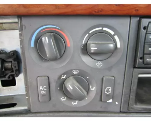 VOLVO VNL TEMPERATURE CONTROL