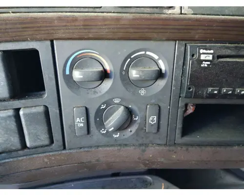 VOLVO VNL TEMPERATURE CONTROL