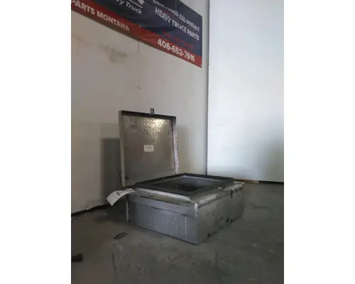 VOLVO VNL TOOL BOX