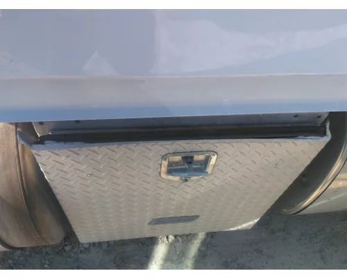 VOLVO VNL TOOL BOX