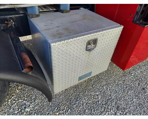 VOLVO VNL TOOL BOX