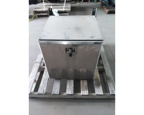 VOLVO VNL TOOL BOX