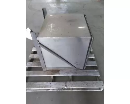 VOLVO VNL TOOL BOX
