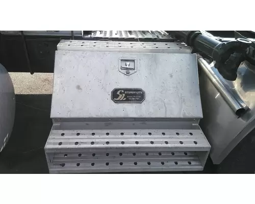 VOLVO VNL TOOL BOX