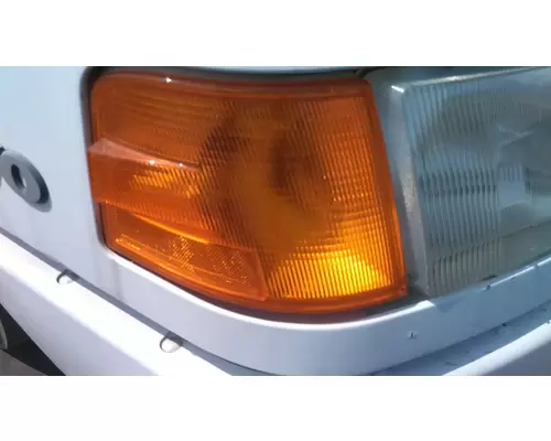 VOLVO VNL TURN SIGNAL LIGHT