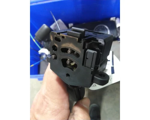 VOLVO VNL TURN SIGNAL SWITCH