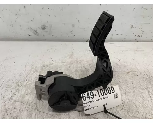 VOLVO VNL Throttle Body Assembly