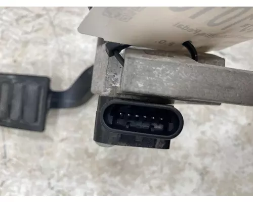 VOLVO VNL Throttle Body Assembly