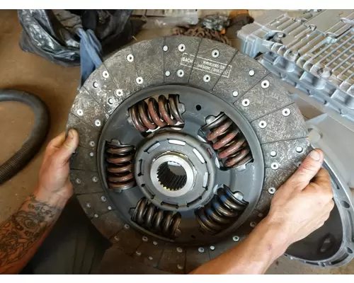 VOLVO VNL Transmission Assembly