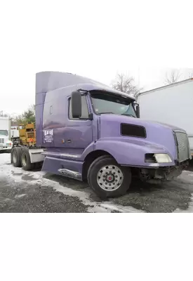 VOLVO VNL Truck For Sale