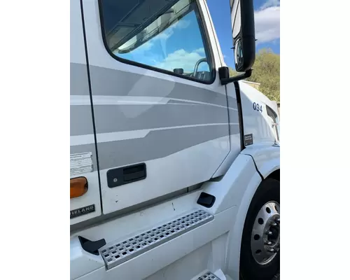 VOLVO VNL Unit for Sale