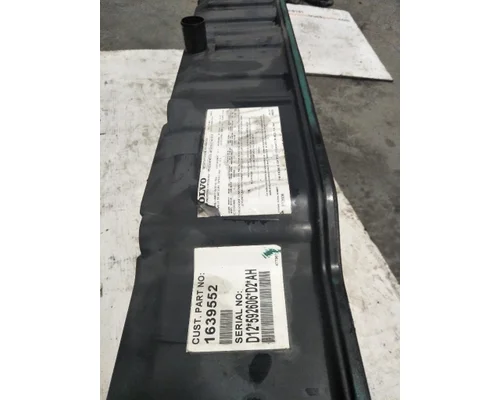 VOLVO VNL Valve Cover