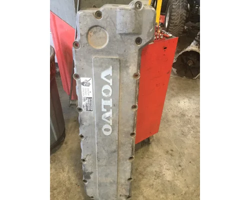 VOLVO VNL Valve Cover