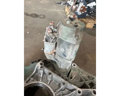 VOLVO VNL Valve Cover