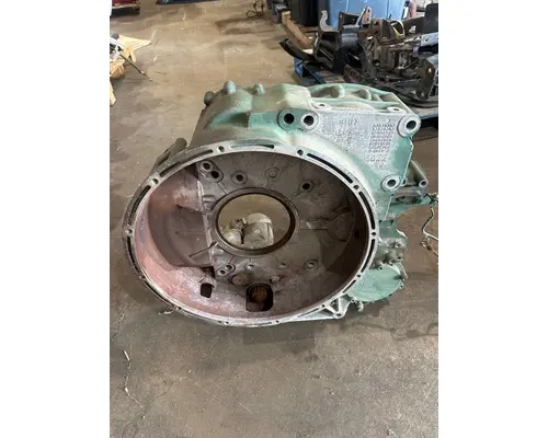 VOLVO VNL Valve Cover