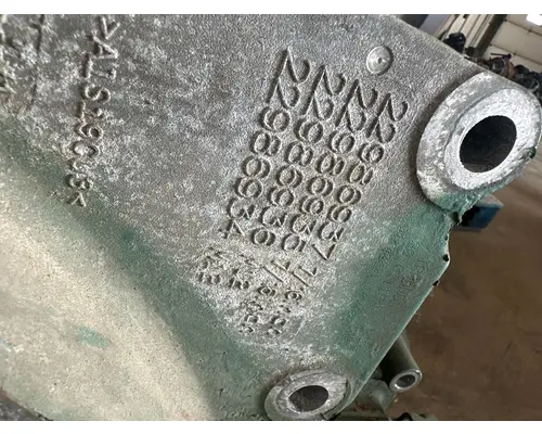 VOLVO VNL Valve Cover