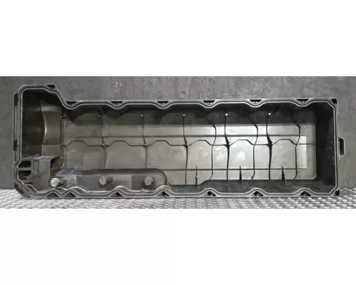 VOLVO VNL Valve Cover
