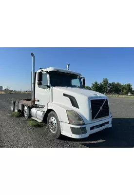 VOLVO VNL Vehicle For Sale