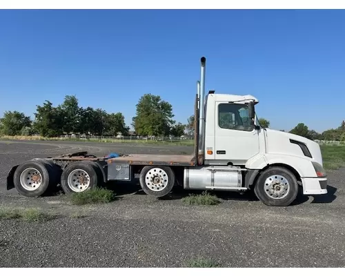 VOLVO VNL Vehicle For Sale