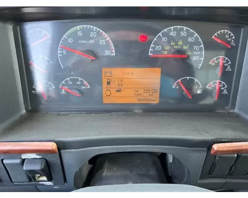 VOLVO VNL Vehicle For Sale