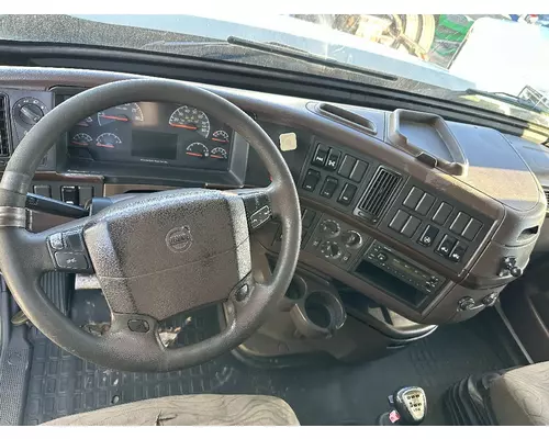 VOLVO VNL Vehicle For Sale