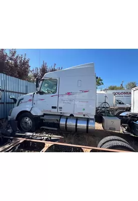 VOLVO VNL Vehicle For Sale
