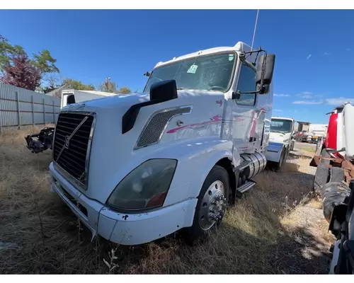 VOLVO VNL Vehicle For Sale
