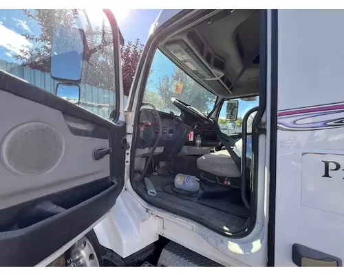 VOLVO VNL Vehicle For Sale