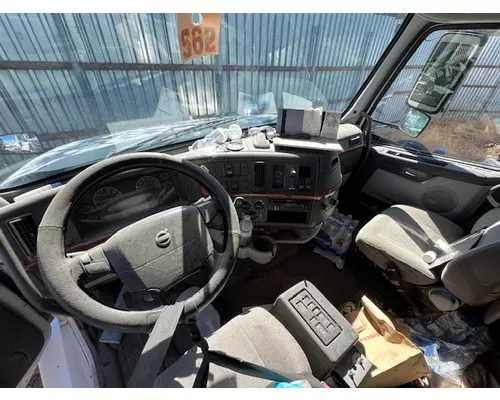 VOLVO VNL Vehicle For Sale