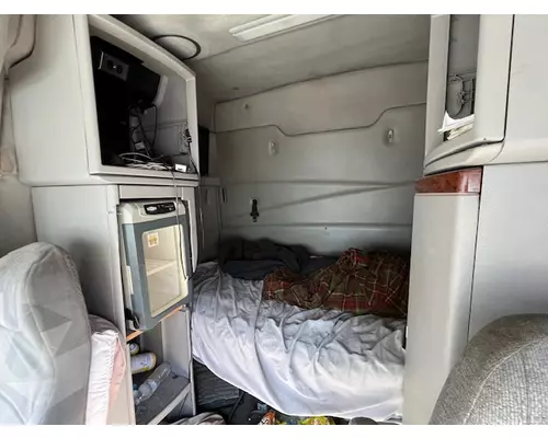 VOLVO VNL Vehicle For Sale