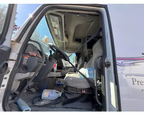 VOLVO VNL Vehicle For Sale