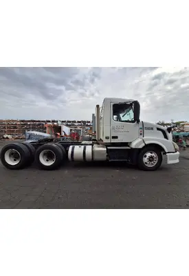 VOLVO VNL Vehicle For Sale