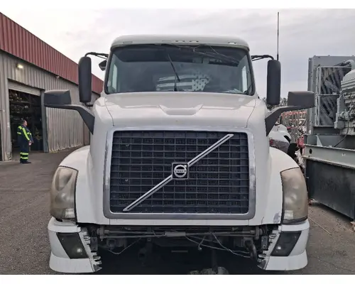 VOLVO VNL Vehicle For Sale