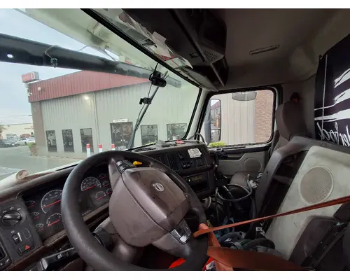 VOLVO VNL Vehicle For Sale