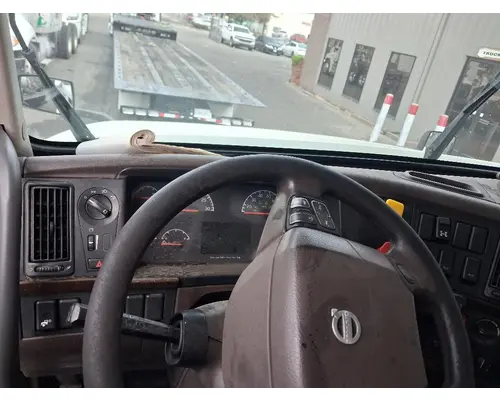 VOLVO VNL Vehicle For Sale
