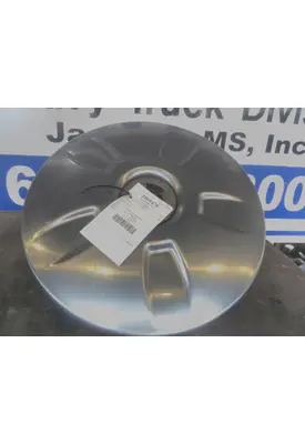 VOLVO VNL WHEEL/HUB COVER