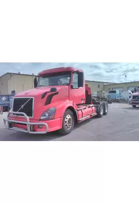 VOLVO VNL WHOLE TRUCK FOR PARTS