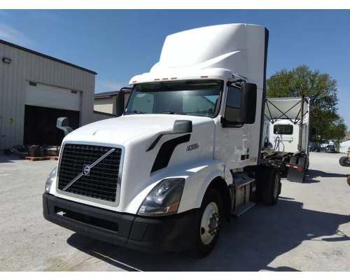 VOLVO VNL WHOLE TRUCK FOR RESALE