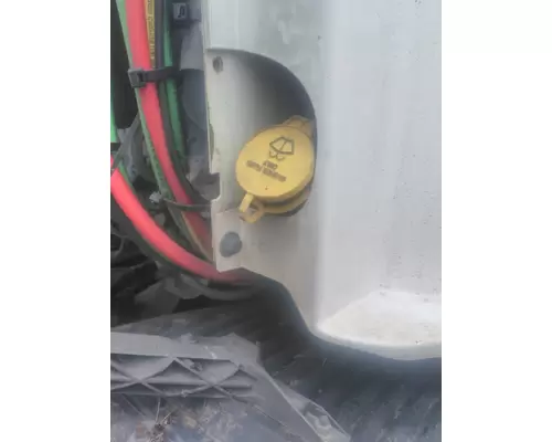 VOLVO VNL WINDSHIELD WASHER RESERVOIR