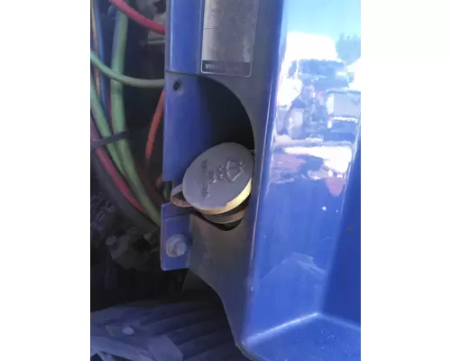 VOLVO VNL WINDSHIELD WASHER RESERVOIR