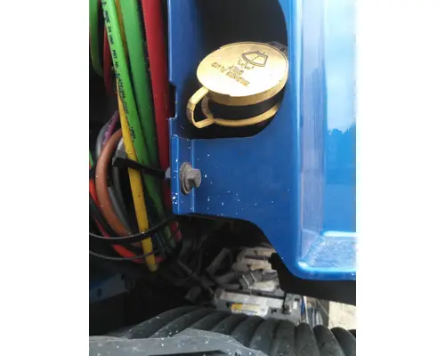 VOLVO VNL WINDSHIELD WASHER RESERVOIR