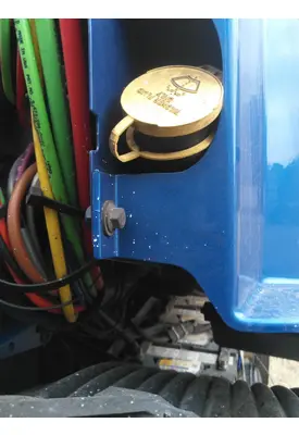 VOLVO VNL WINDSHIELD WASHER RESERVOIR