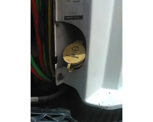 VOLVO VNL WINDSHIELD WASHER RESERVOIR