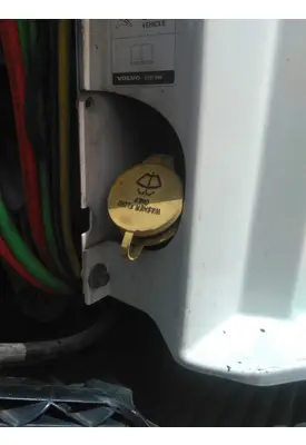 VOLVO VNL WINDSHIELD WASHER RESERVOIR