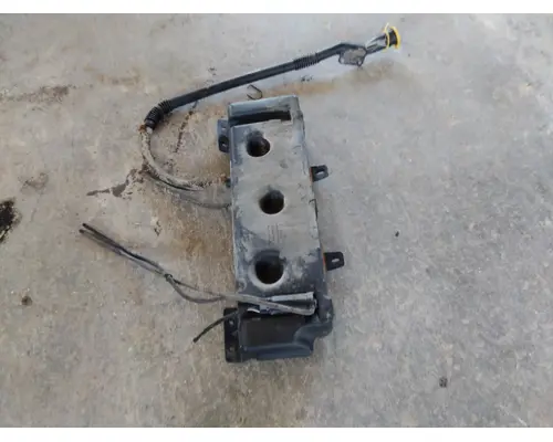 VOLVO VNL WINDSHIELD WASHER RESERVOIR