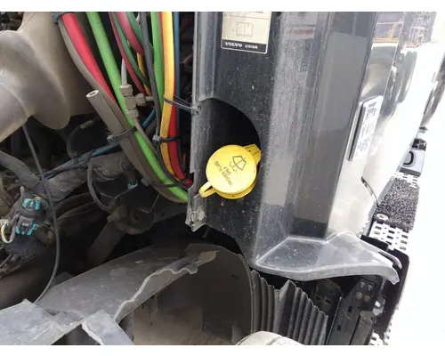 VOLVO VNL WINDSHIELD WASHER RESERVOIR