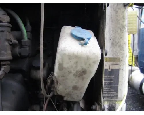 VOLVO VNL WINDSHIELD WASHER RESERVOIR