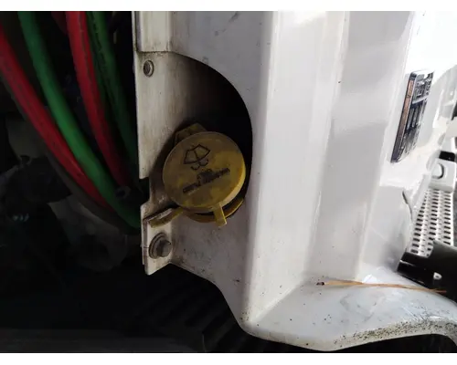 VOLVO VNL WINDSHIELD WASHER RESERVOIR