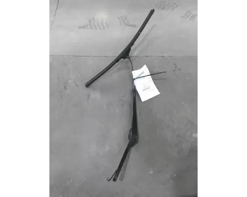 VOLVO VNL WINDSHIELD WIPER ARM